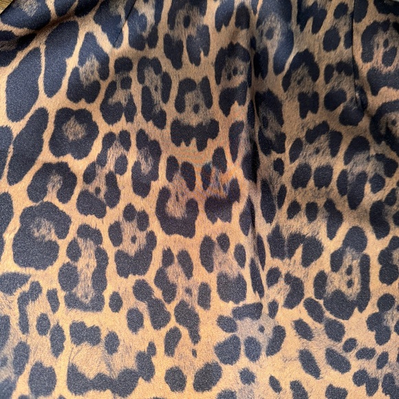 H&M cheetah mini skirt - Picture 2 of 3